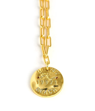 Mini Beach Tag Charm Necklace – 18k Gold Plated