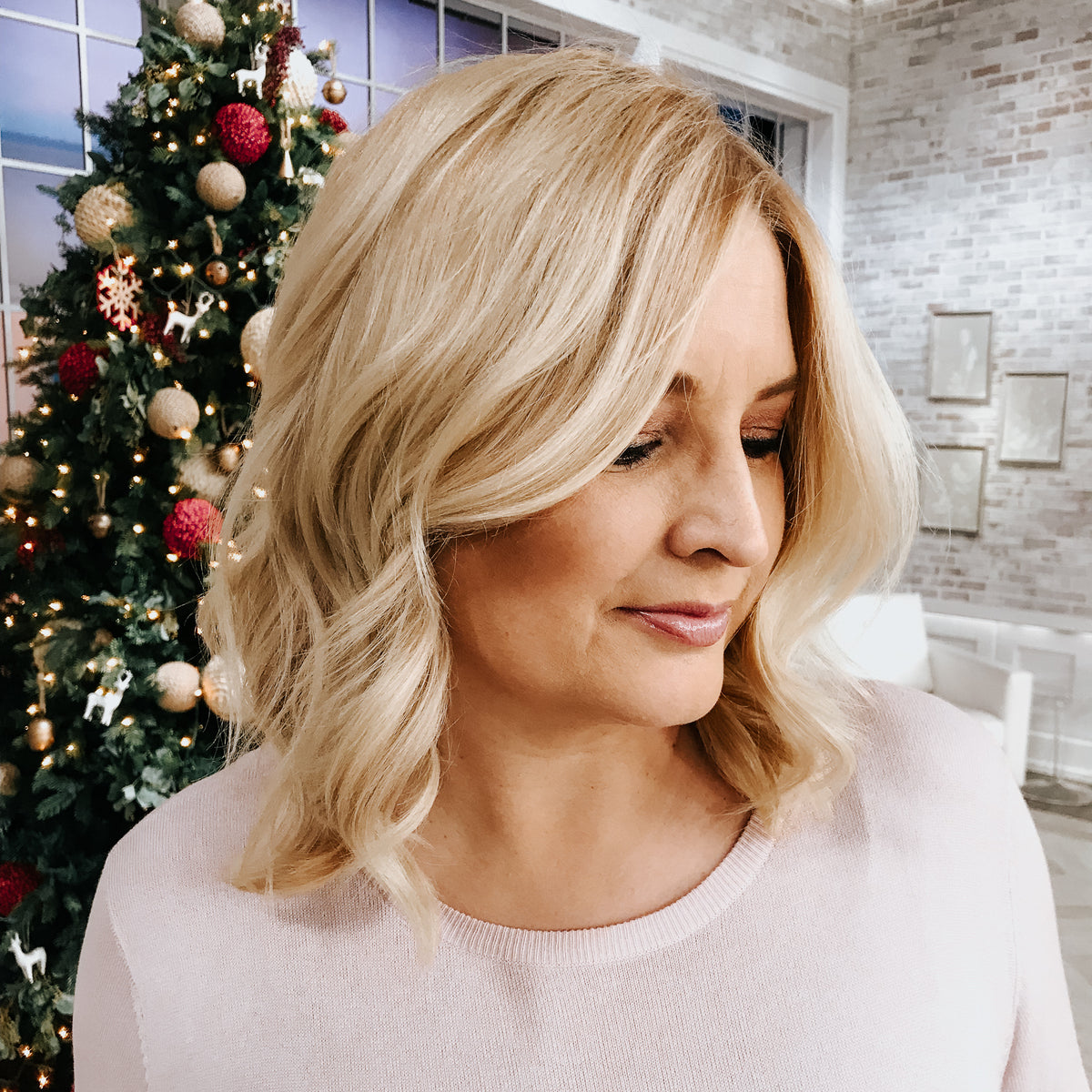 Beachwaver® Pro 1.25 Dual Voltage Rotating Curling Iron The Beachwaver Co.